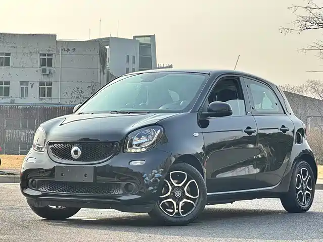 SMART FORFOUR