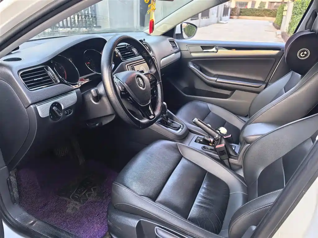Volkswagen Sagitar 2017 230TSI Automatic Comfort фото 4