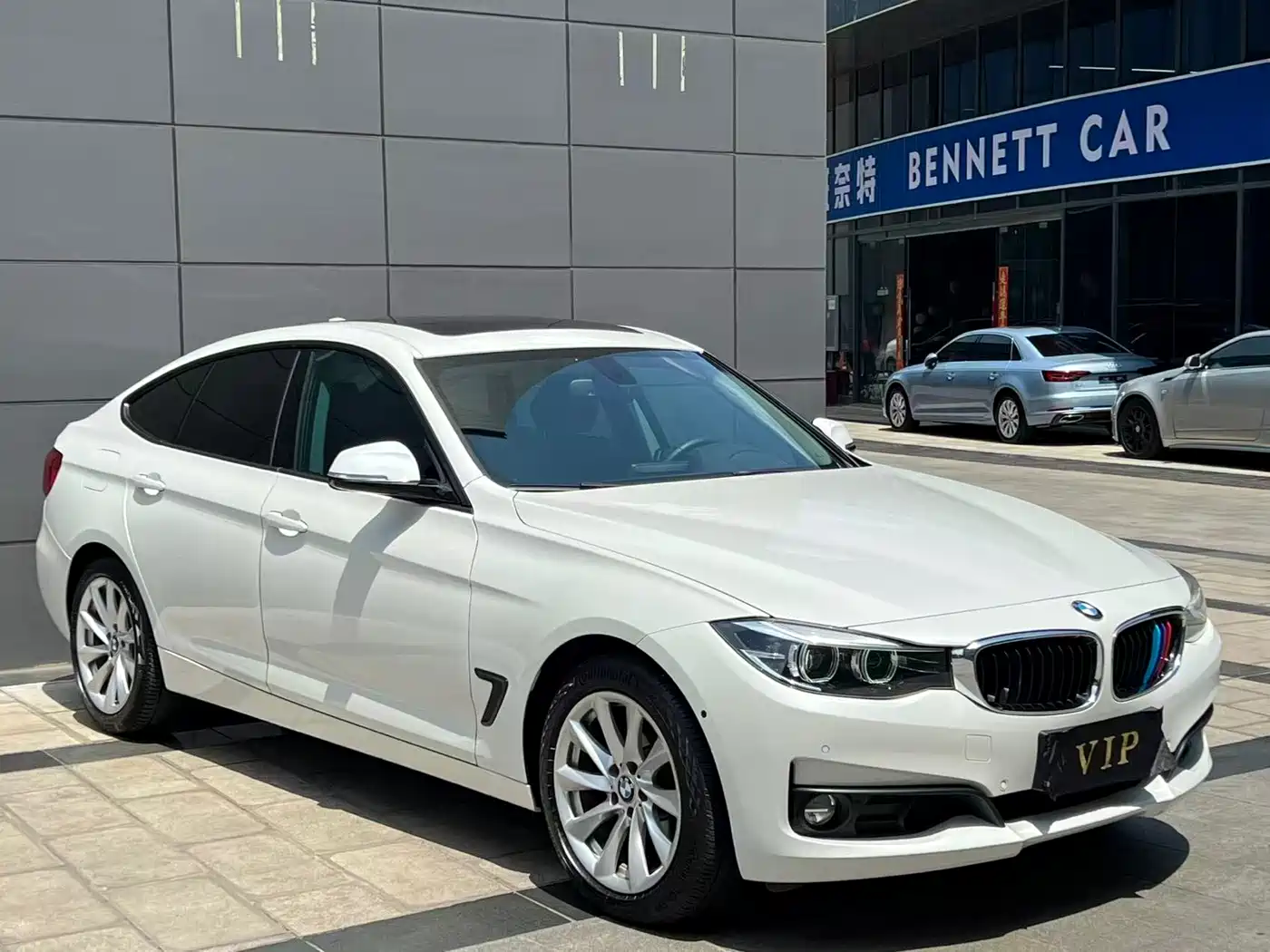 BMW 3 Series GT 2018 320i Fashion фото 3