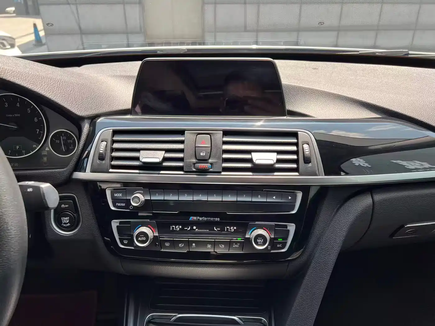 BMW 3 Series GT 2018 320i Fashion фото 15