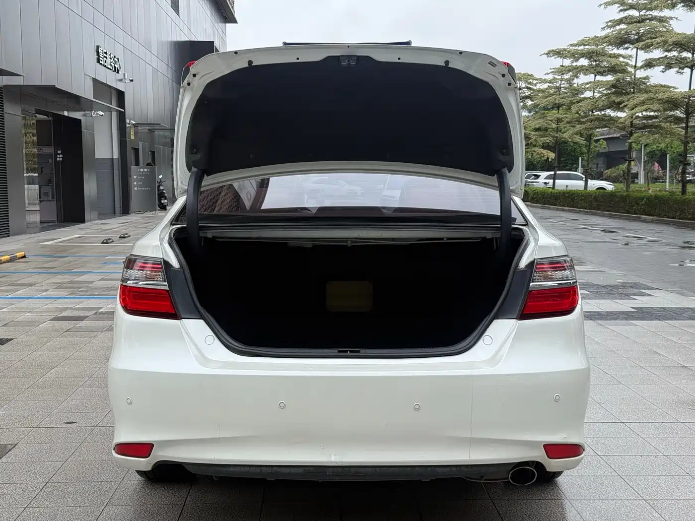 Toyota Camry 2015 2.0G Leading Edition фото 9