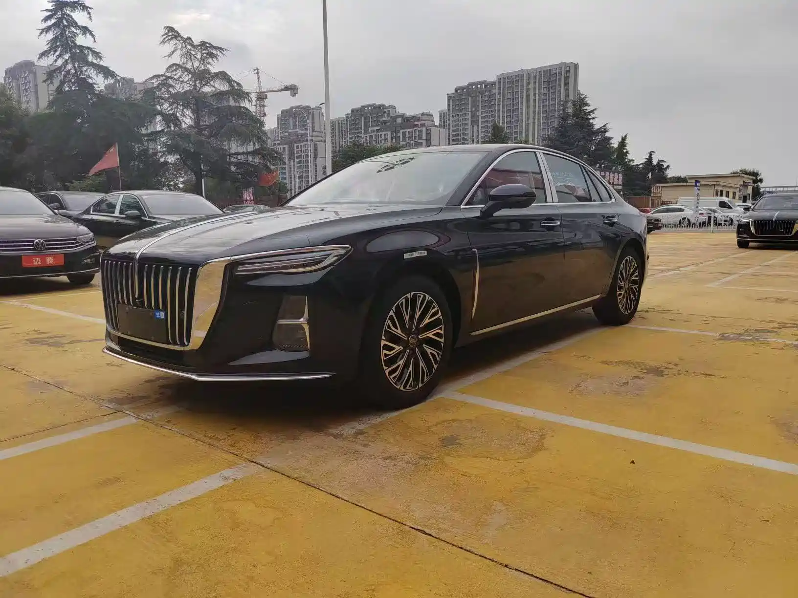 Фото 1 - Hongqi H5