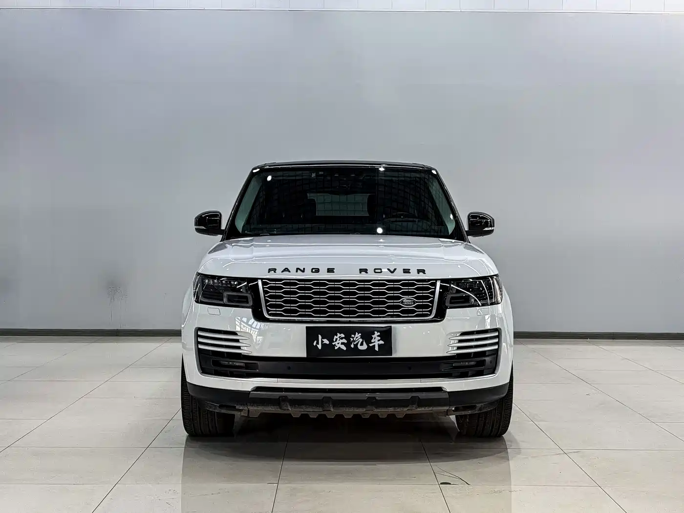 Land Rover Range Rover 2022 3.0 L6 400PS Heritage Extended Classic Edition фото 2
