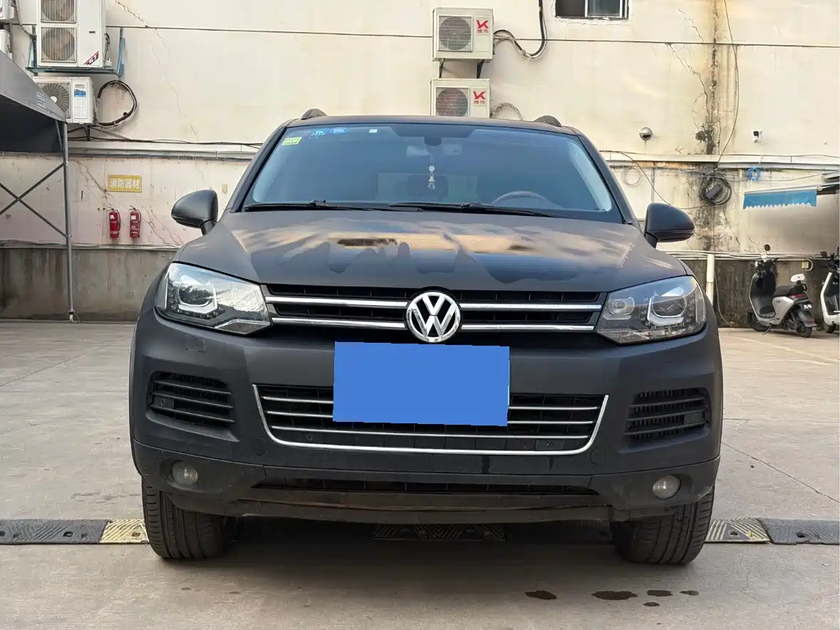 Photo 2 - Volkswagen Touareg