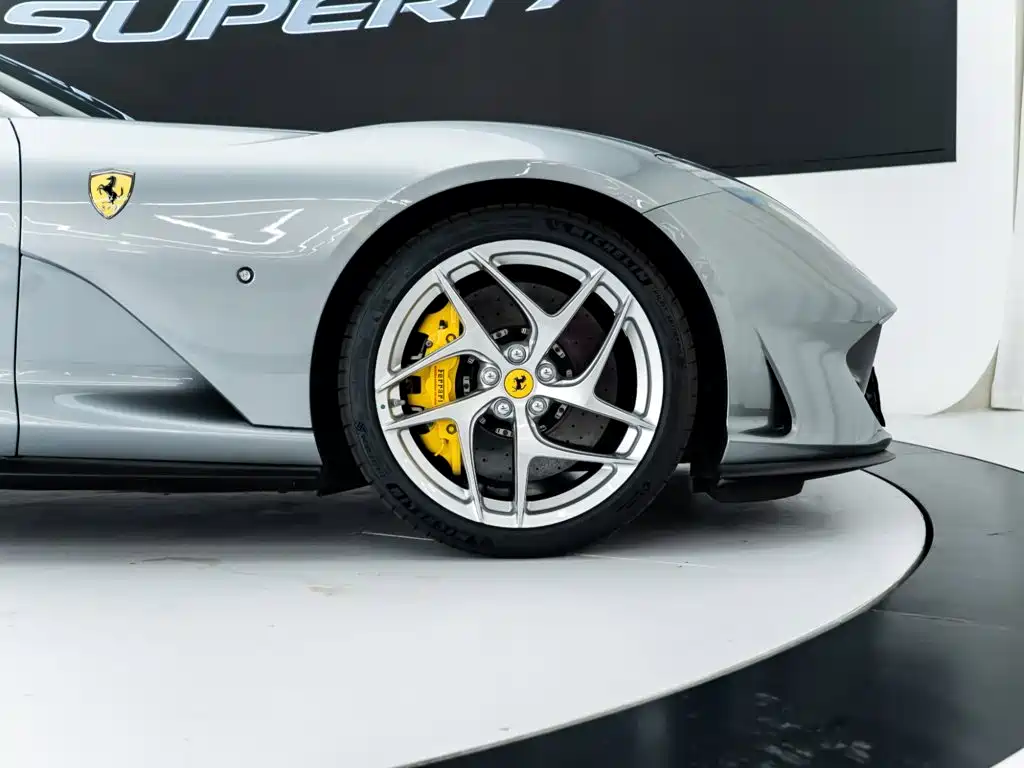 Ferrari 812 2019 2017 6.5L Superfast
