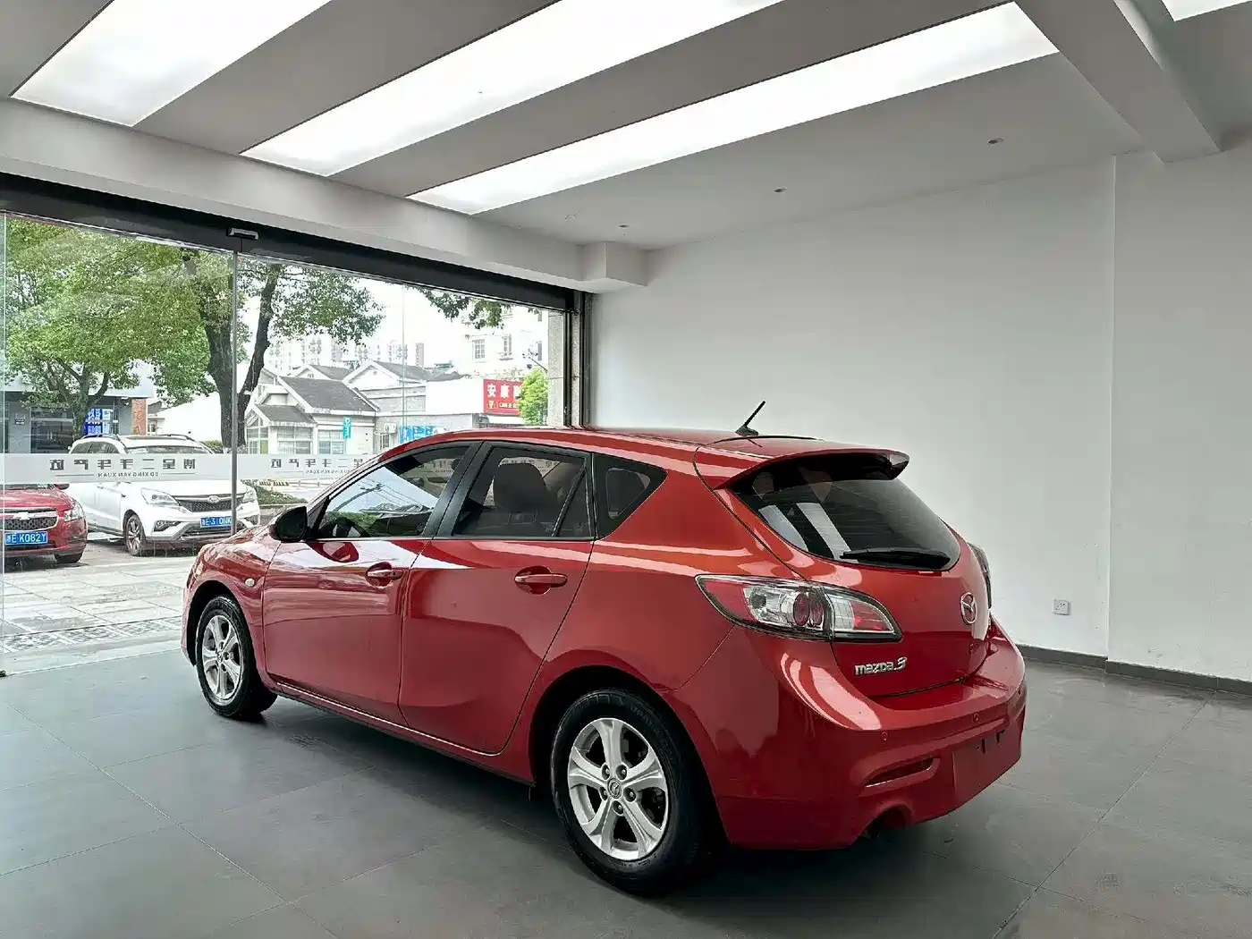 Mazda Mazda3 (Import) 2011 2010 Hatchback 1.6 Automatic Luxury