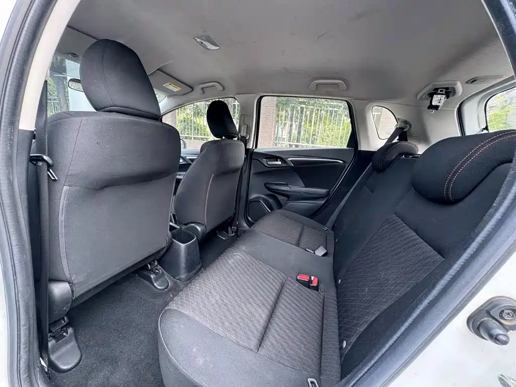 Фото 6 - Honda Fit