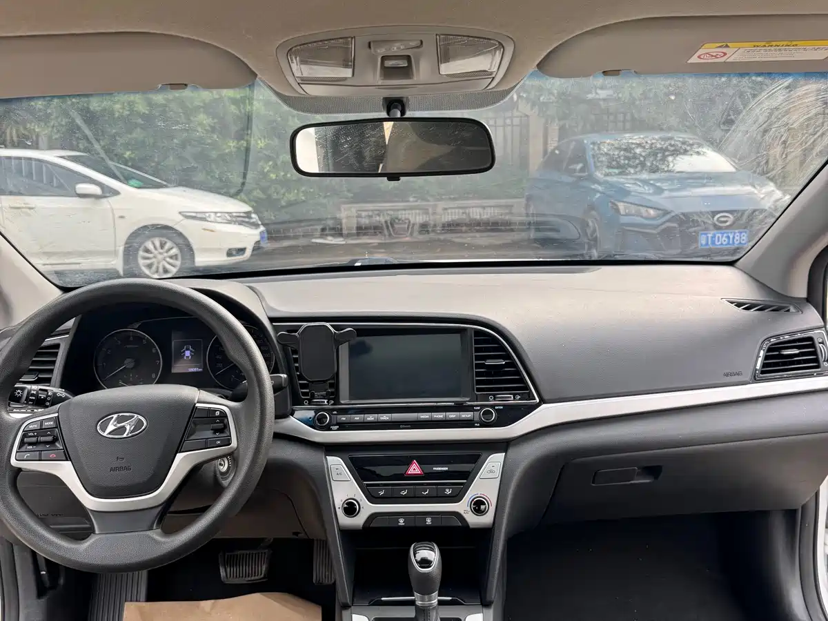 Hyundai Elantra 2016 Model 1.6L Automatic Smart Elite фото 8