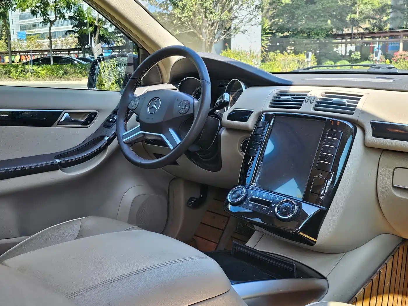 Mercedes-Benz R-Class 2015 R 320 4MATIC Luxury фото 8