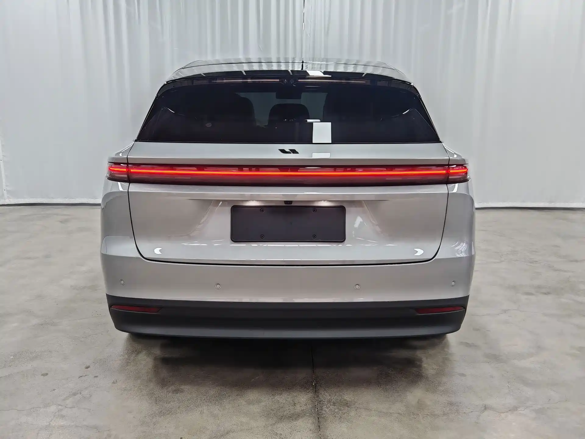 Фото 5 - Li Auto i6