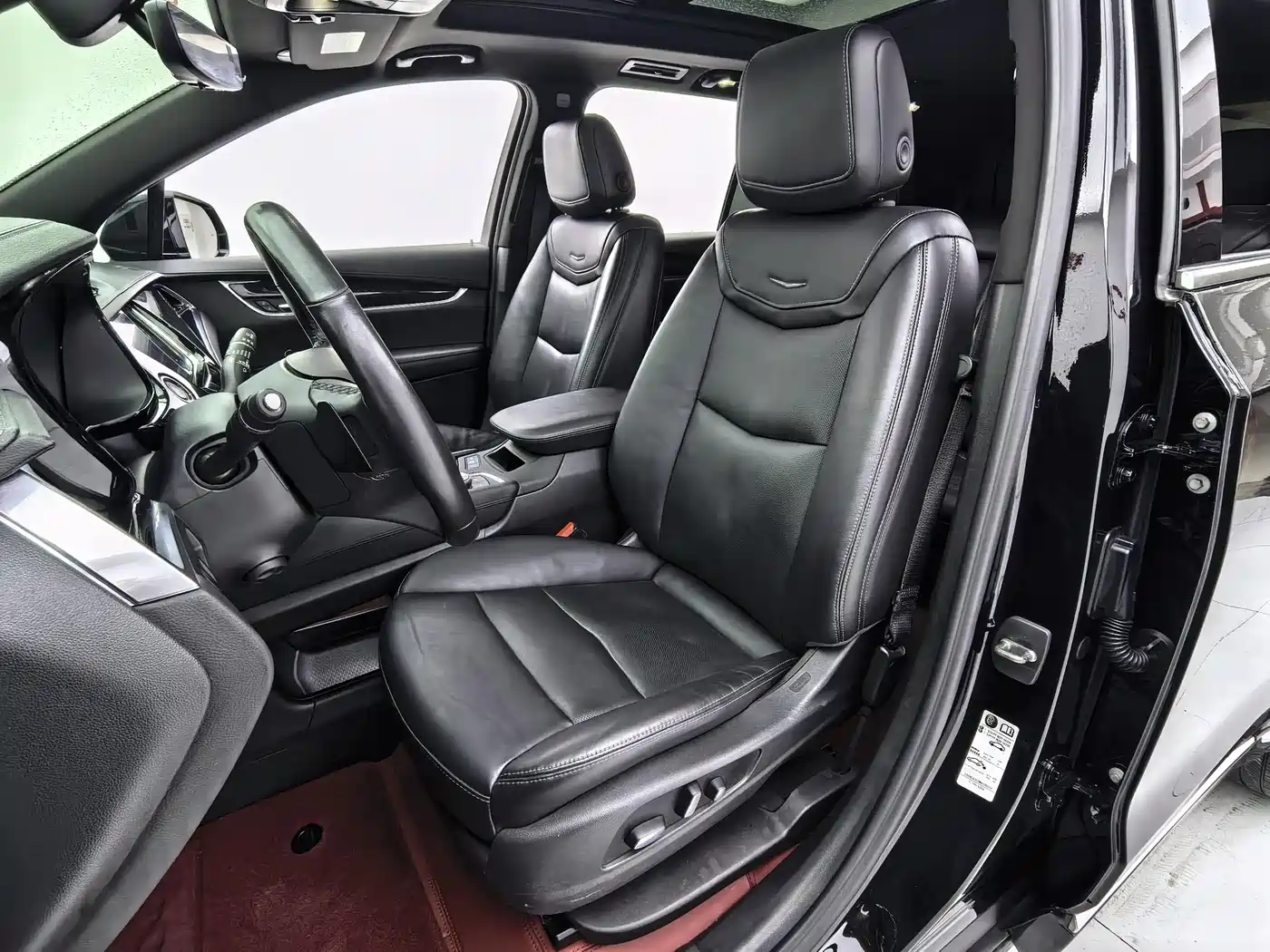 Photo 22 - Cadillac XT6