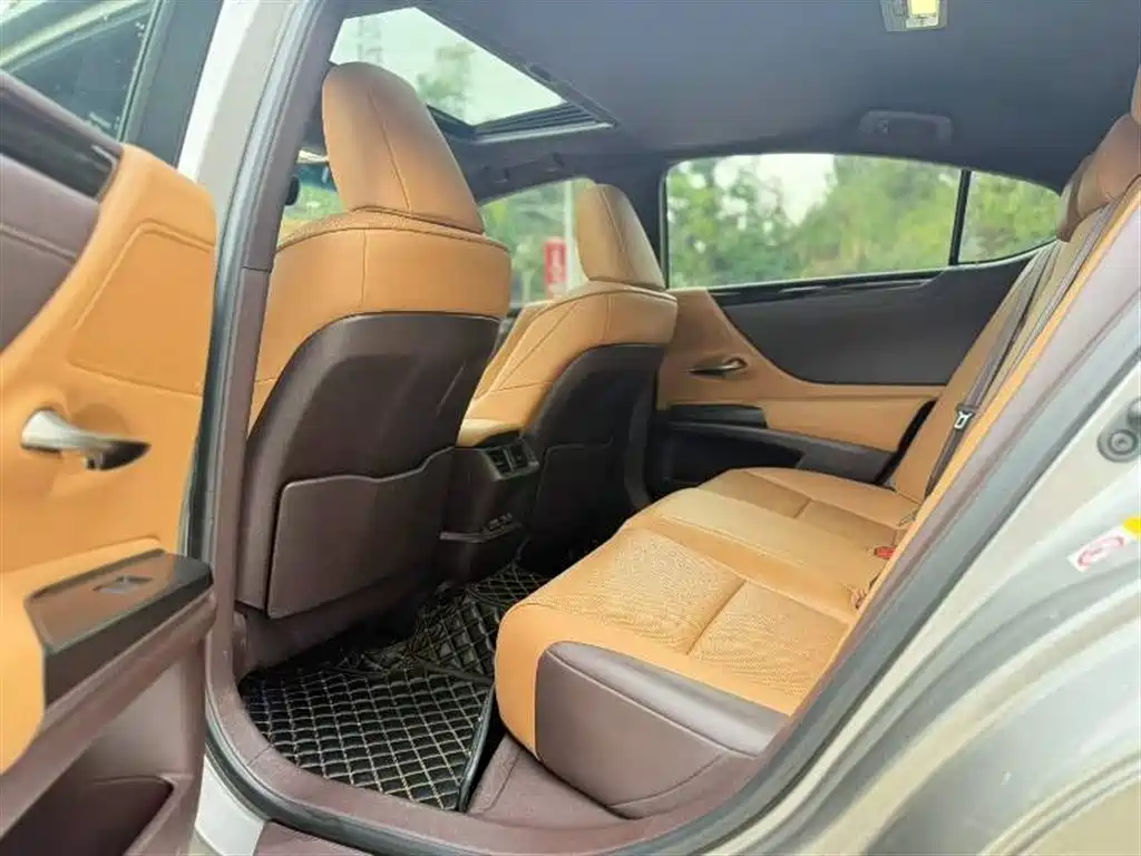 Lexus ES 2018 200 Luxury Edition China V фото 5