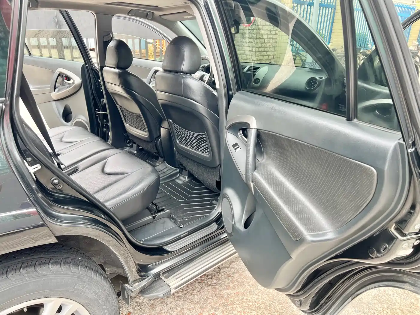 Toyota RAV4 Rongfang 2011 2.4L Automatic 4WD Ultimate Navigation Edition фото 6