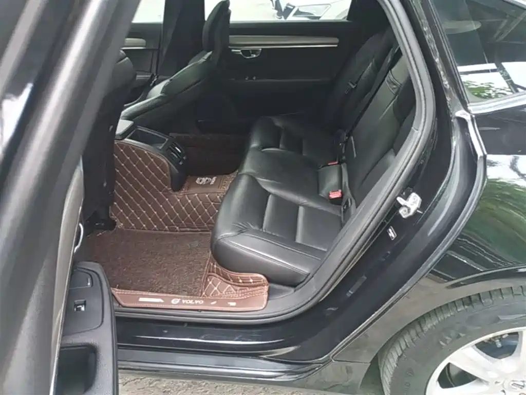 Photo 17 - Volvo S90