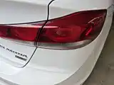 Фото 8 - Hyundai Elantra