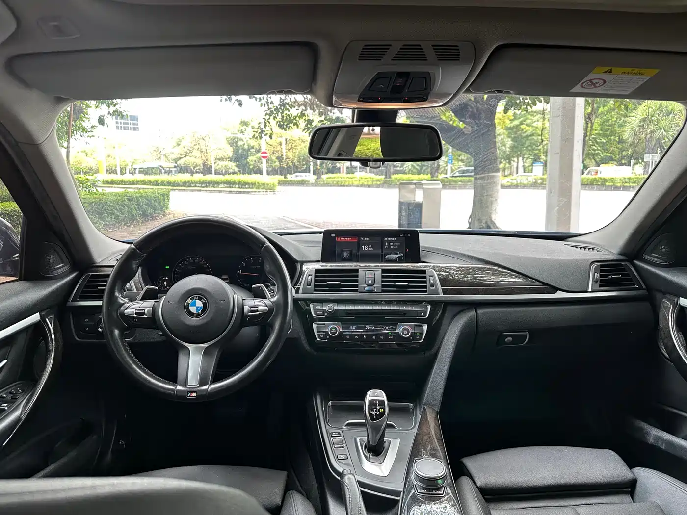 BMW 3 Series 2018 320Li M Sport Black Night Edition фото 9