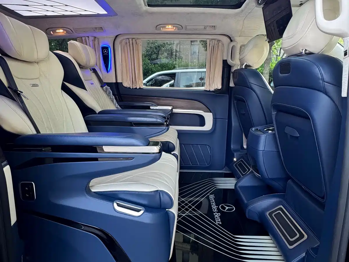 Mercedes-Benz V-Class 2021 V 260 Pilot Edition фото 16