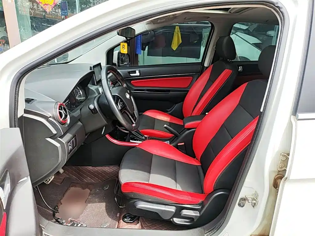 BAIC Senova X25 2017 2017 1.5L Auto Elite Navigation
