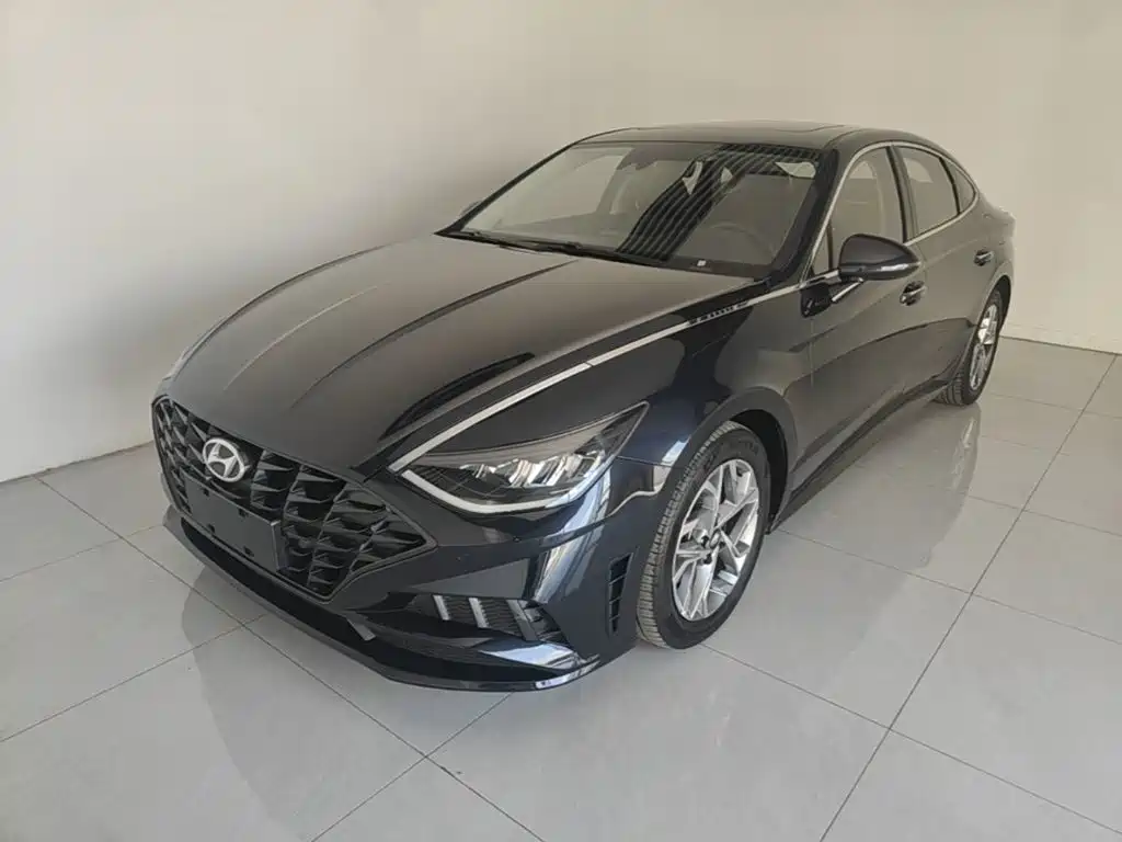 Photo 1 - Hyundai Sonata