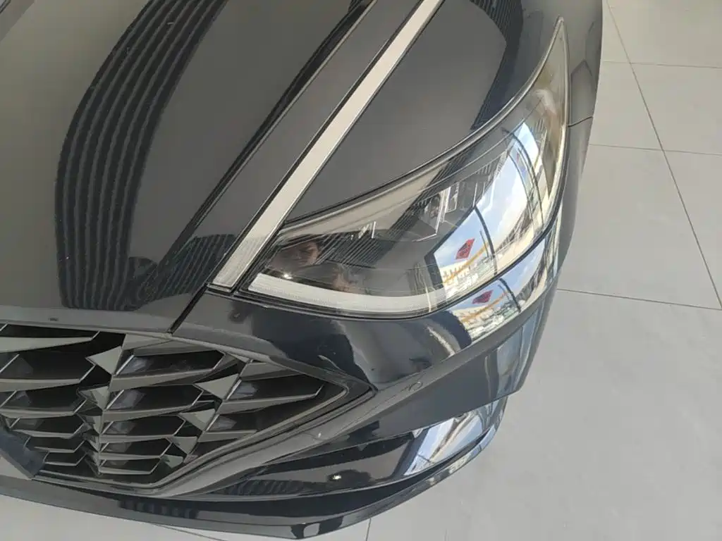 Photo 24 - Hyundai Sonata