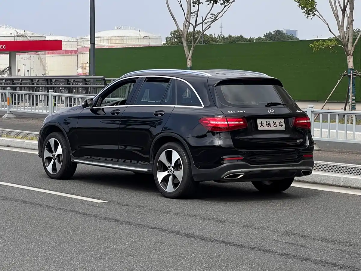 Фото 7 - Mercedes-Benz GLC