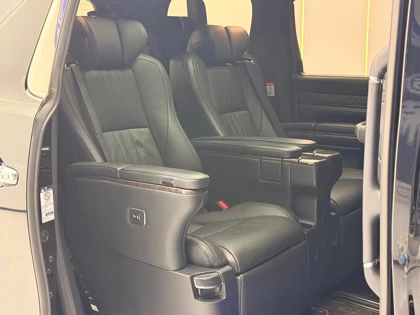Toyota Alphard 2018 Facelift 3.5L Premium Edition фото 6