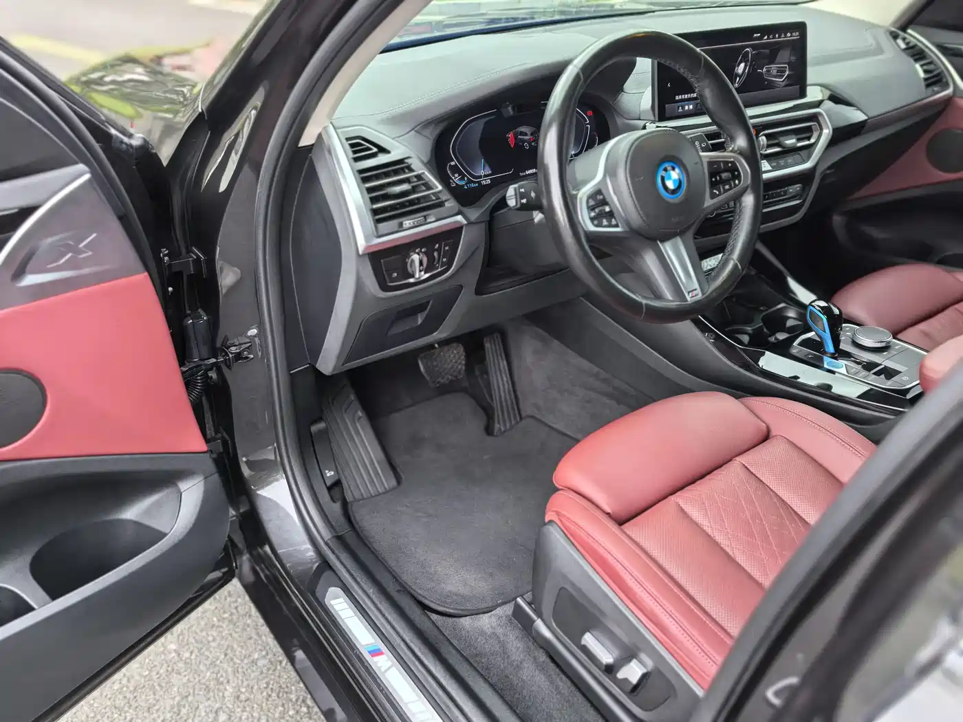 BMW iX3 2022 Leading Edition фото 8