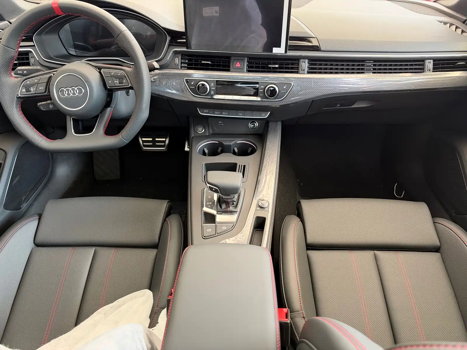 Фото 4 - Audi A4L
