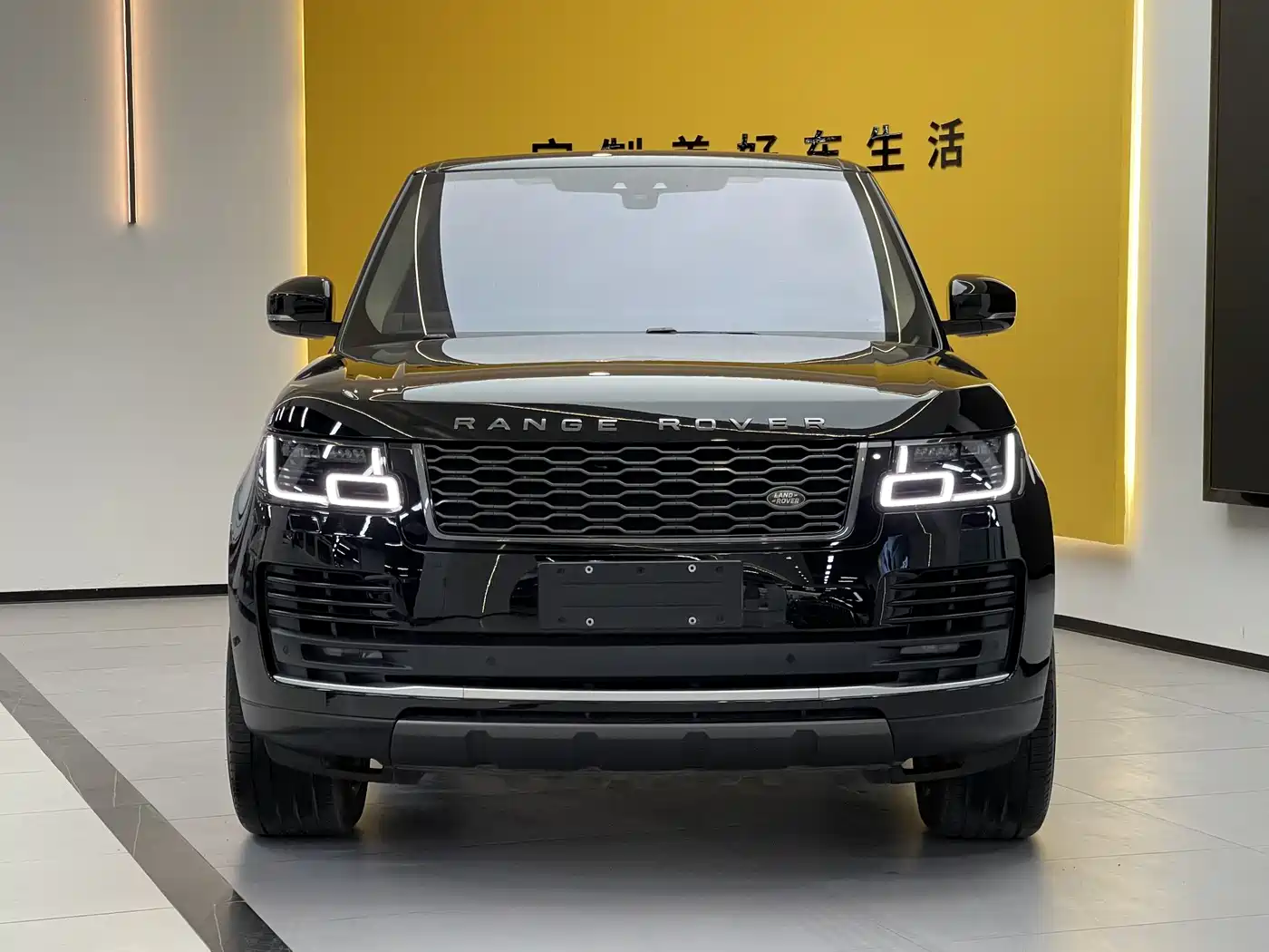 Land Rover Range Rover 2019 3.0 SC V6 Golden Age Edition фото 2