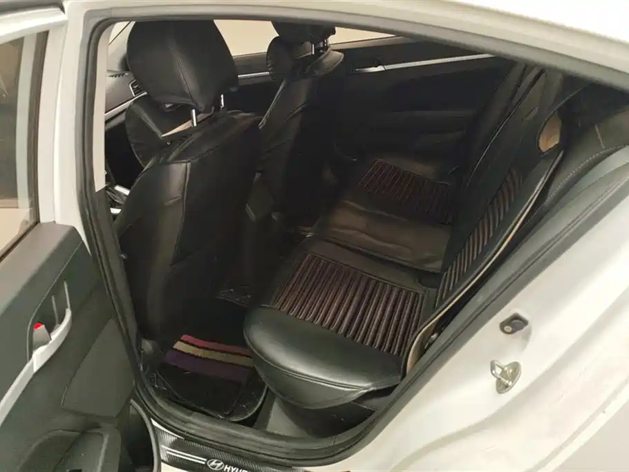 Hyundai Elantra 2016 Model 1.6L Automatic Smart Elite фото 11
