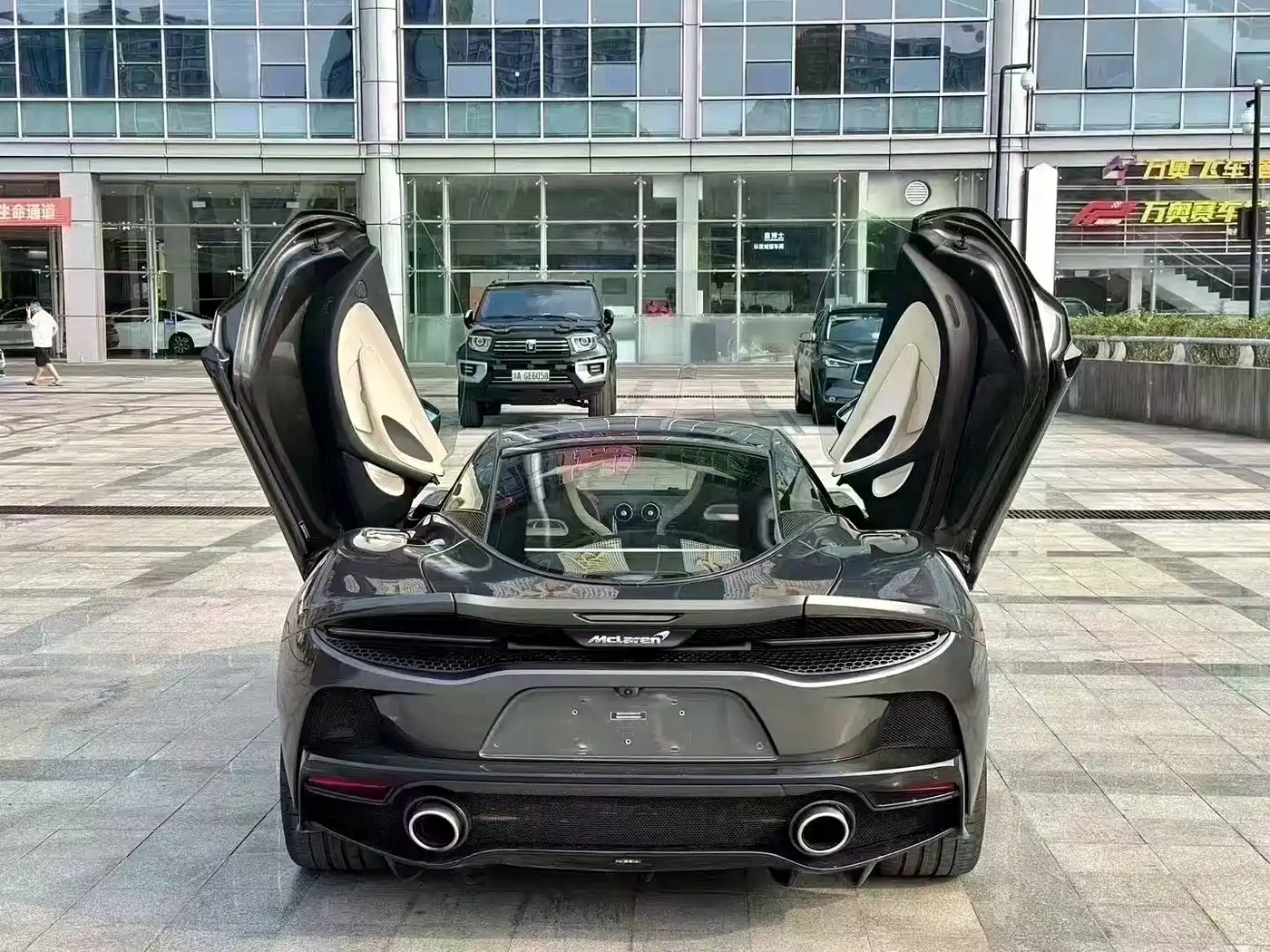 MCLAREN GT
