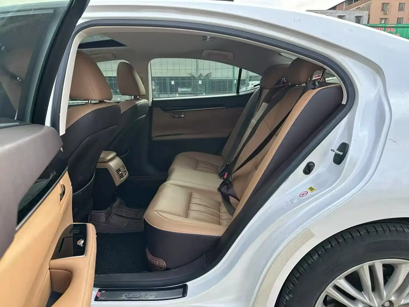 Lexus ES 2015 200 Elite Edition фото 6