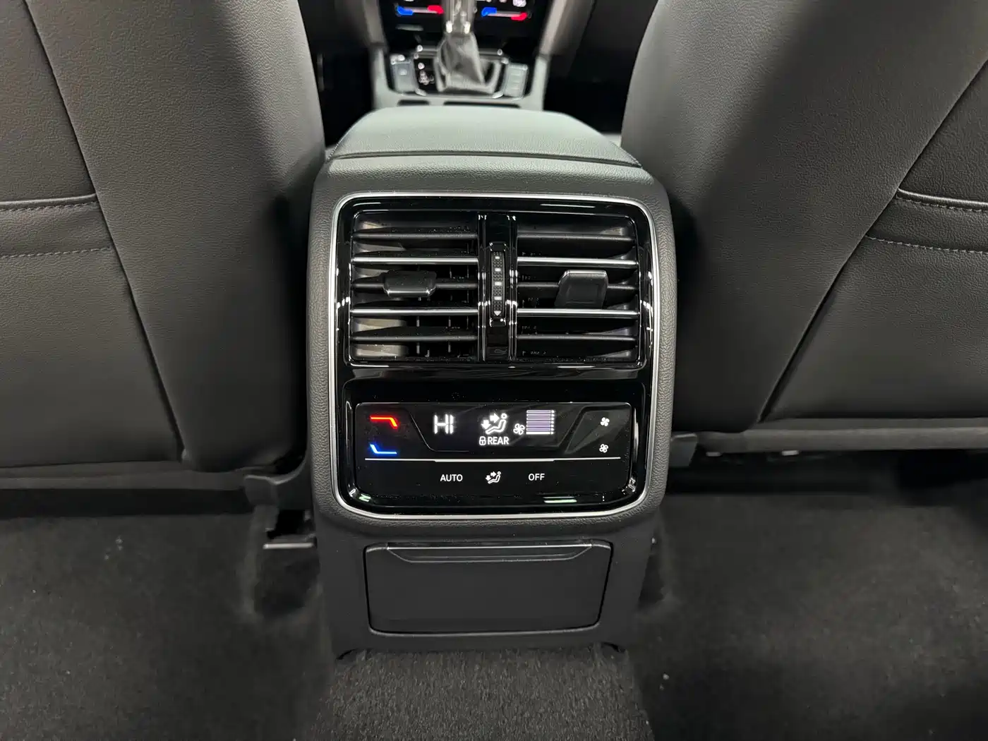 Volkswagen Magotan 2021 330TSI DSG 30th Anniversary Edition фото 16