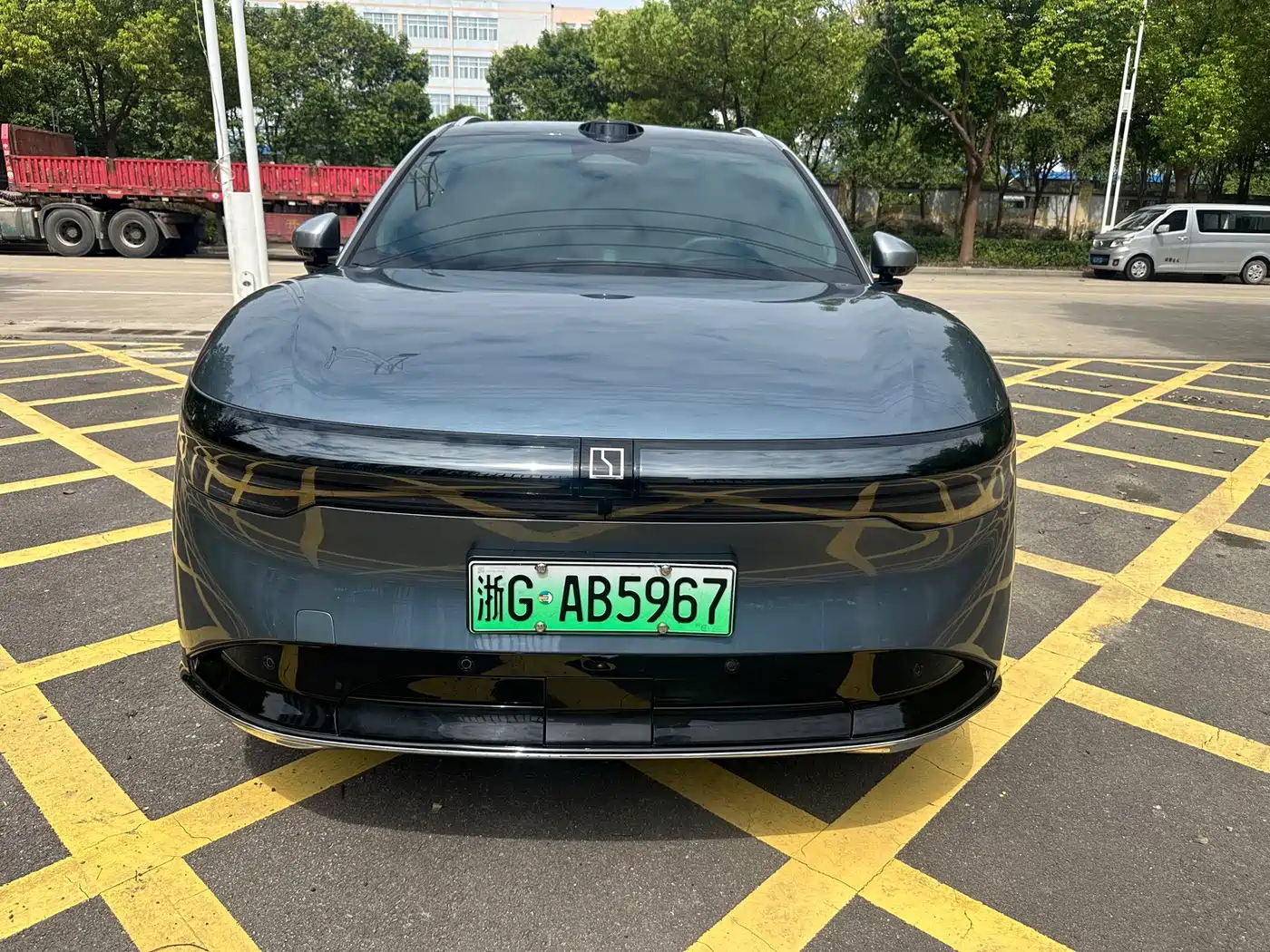 2025 ZEEKR 7X