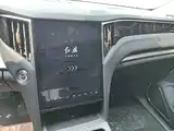 Photo 18 - Hongqi HS7 PHEV