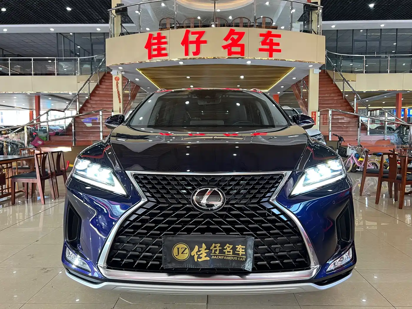 Lexus RX 2020 Facelift 300 AWD Elegance Edition фото 2