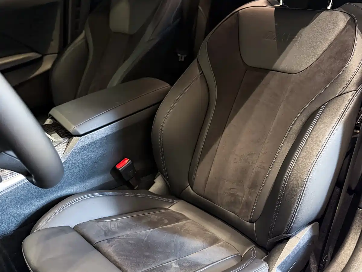 BMW M2 2024 M2 фото 12