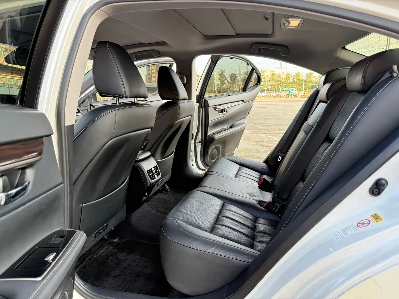 Фото 5 - Lexus ES