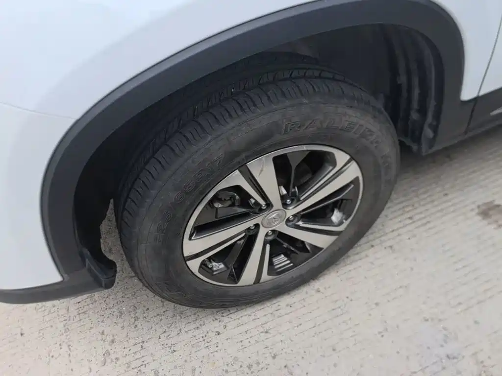 Фото 23 - Changan CS75