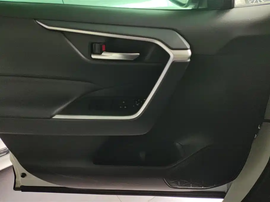 Toyota RAV4 Rongfang 2020 2.0L CVT AWD Trend Edition фото 7