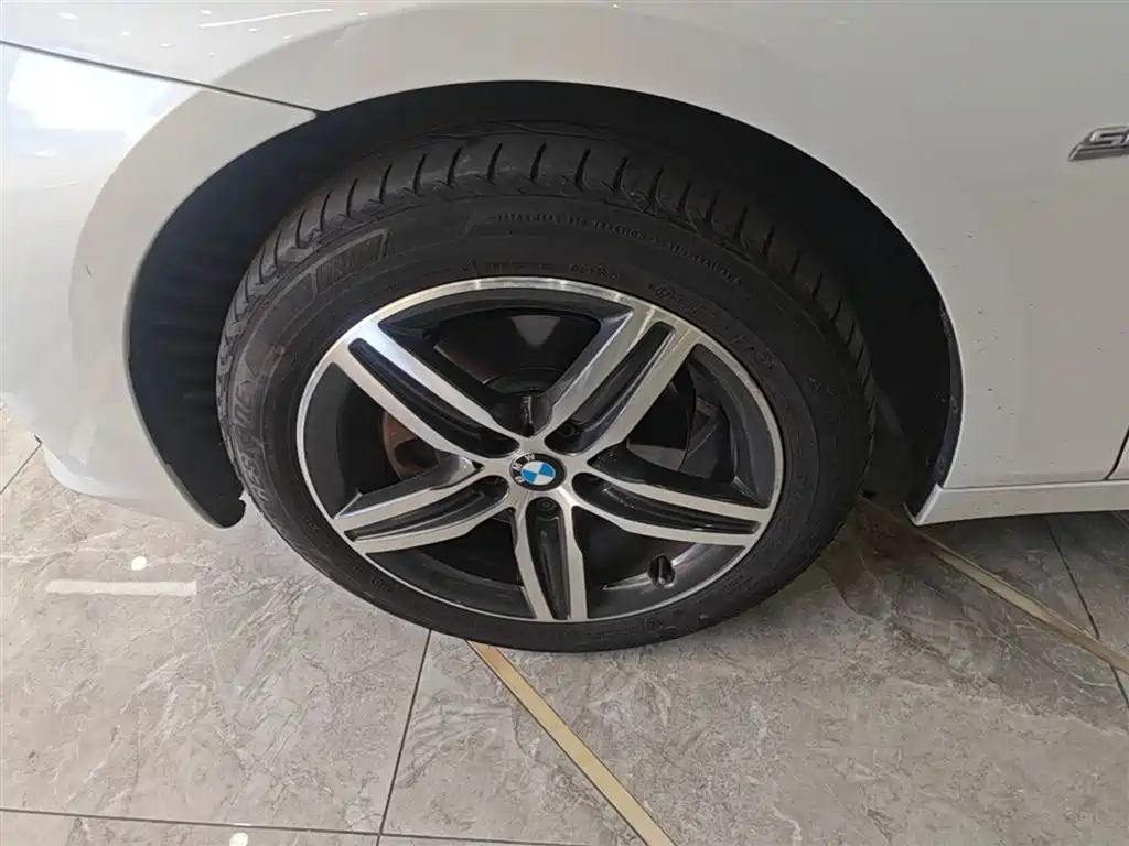BMW 2 Series Touring 2016 218i Sport Design Package фото 25