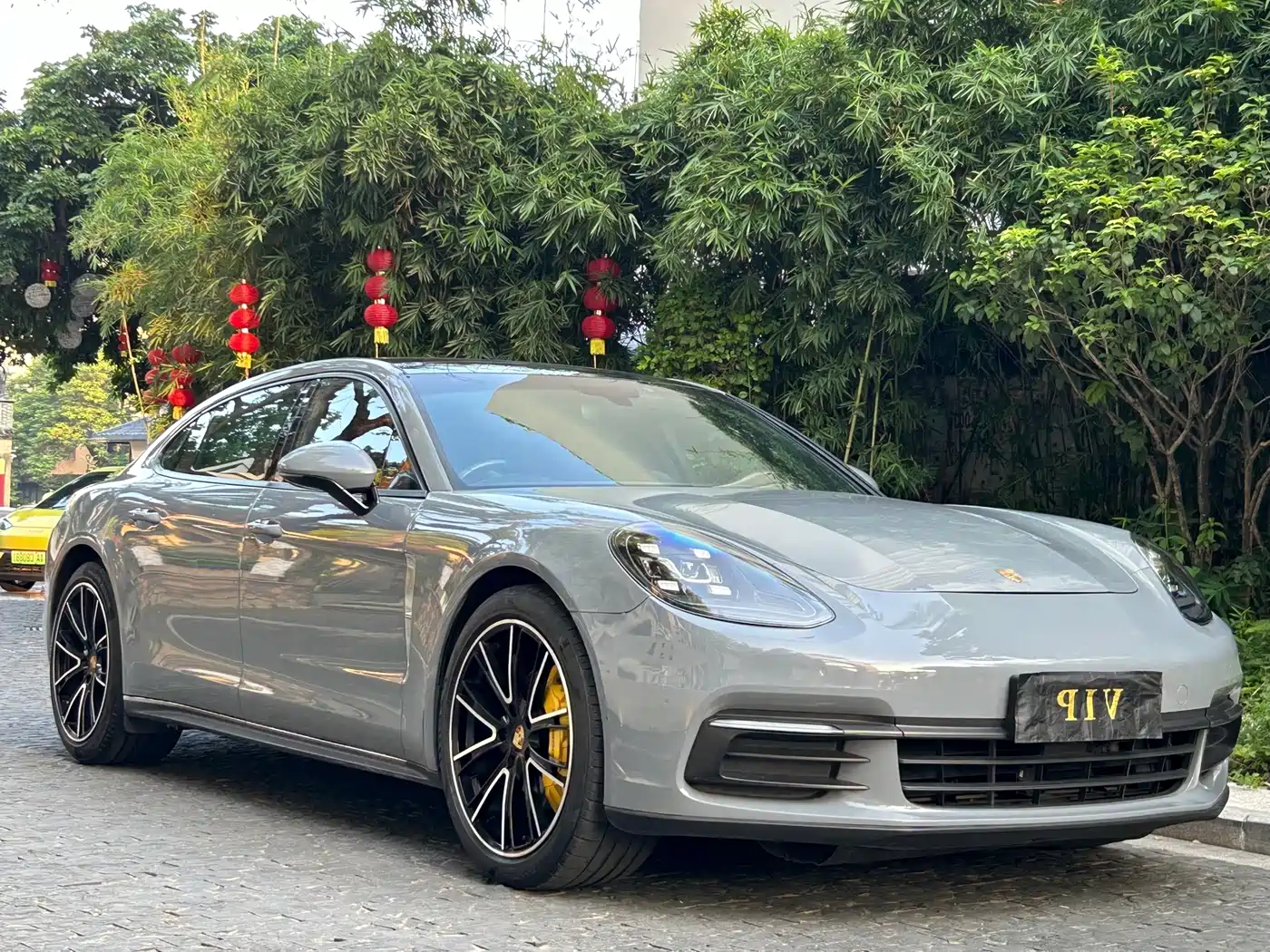 Фото 3 - Porsche Panamera
