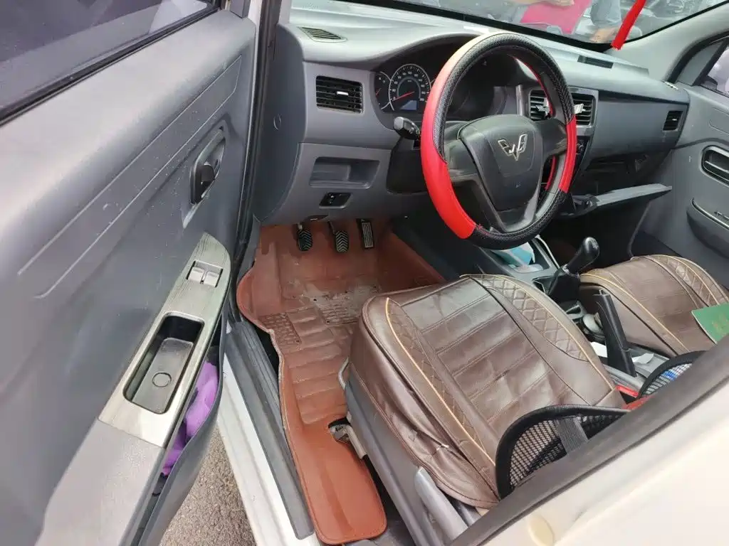 Wuling Motors Wuling Rongguang V 2015 2015 1.2L Basic