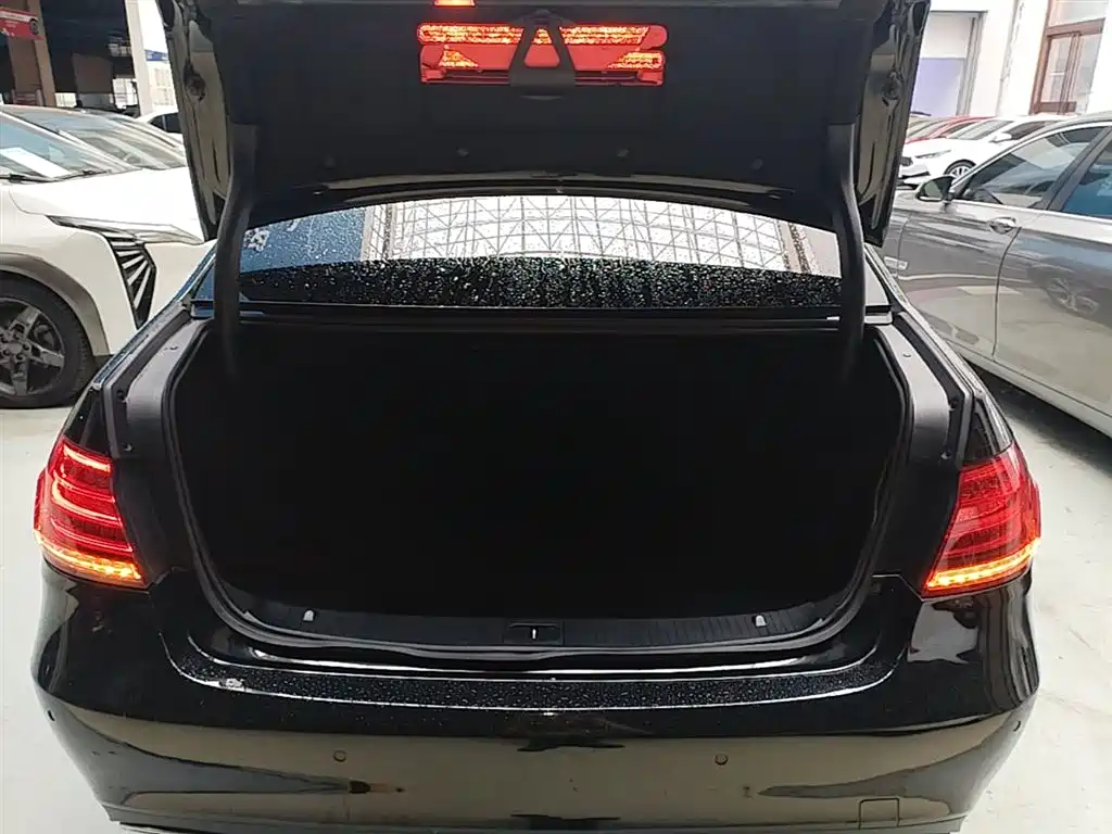 Mercedes-Benz E-Class 2015 E 320 L 4MATIC фото 19