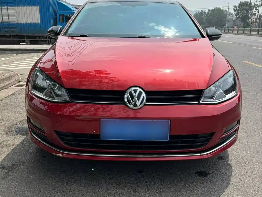 Volkswagen Golf 2017 1.6L Auto Comfort Millionth Edition фото 25