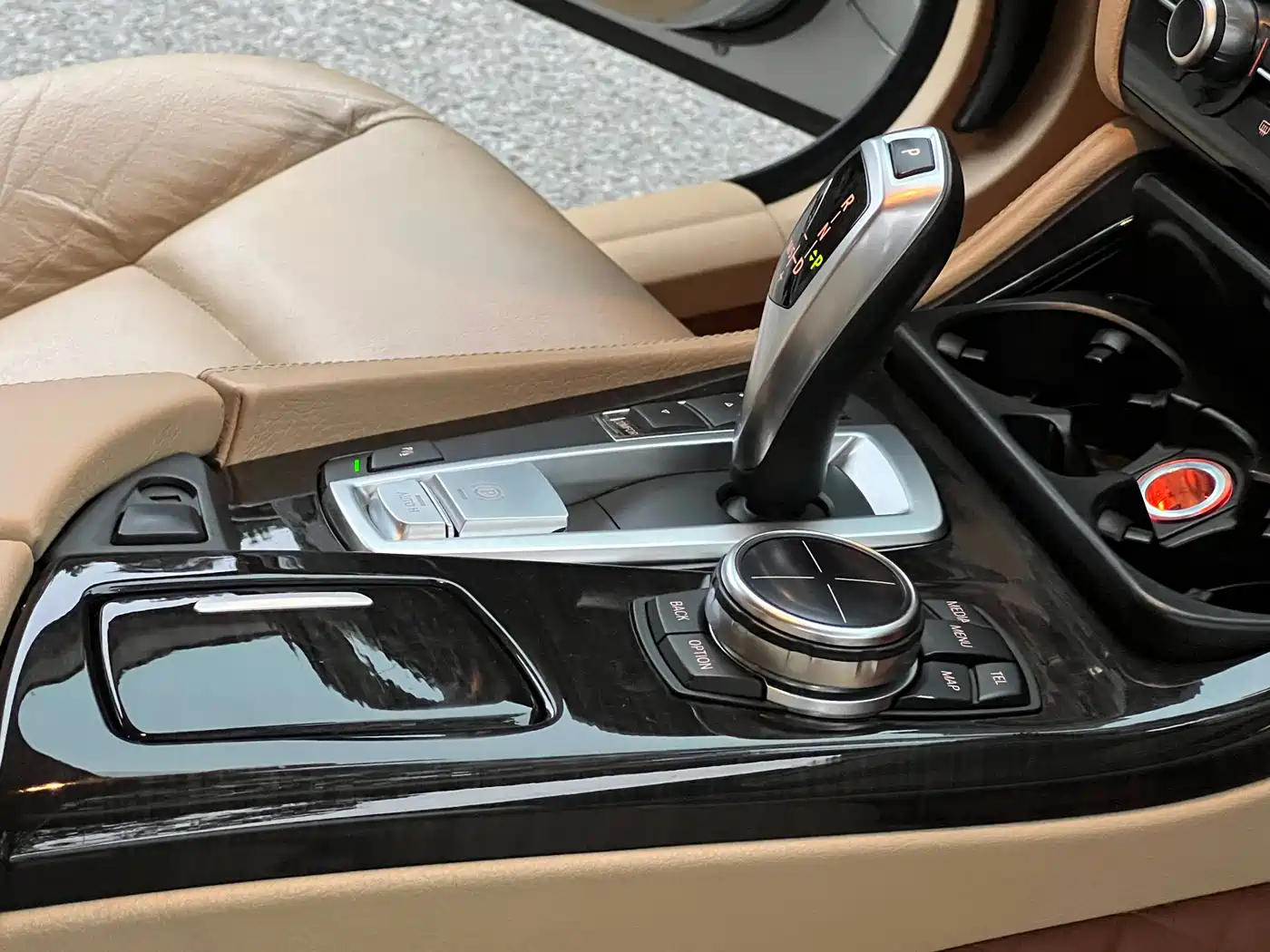 BMW 5 Series 2013 530Li Leadership фото 9