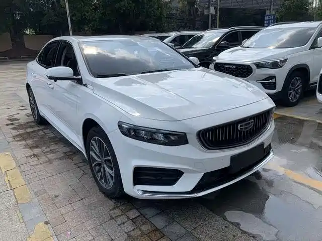 Фото 3 - Geely Preface