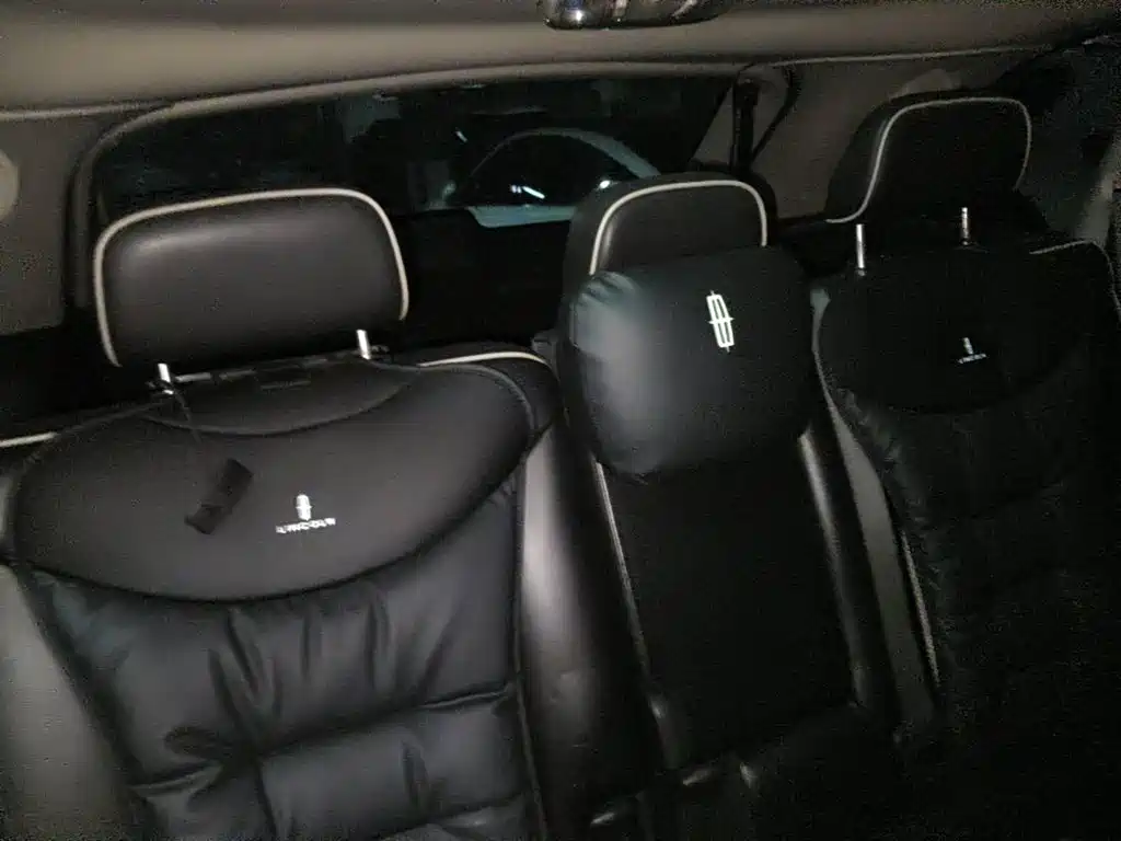 Photo 4 - Lincoln MKX