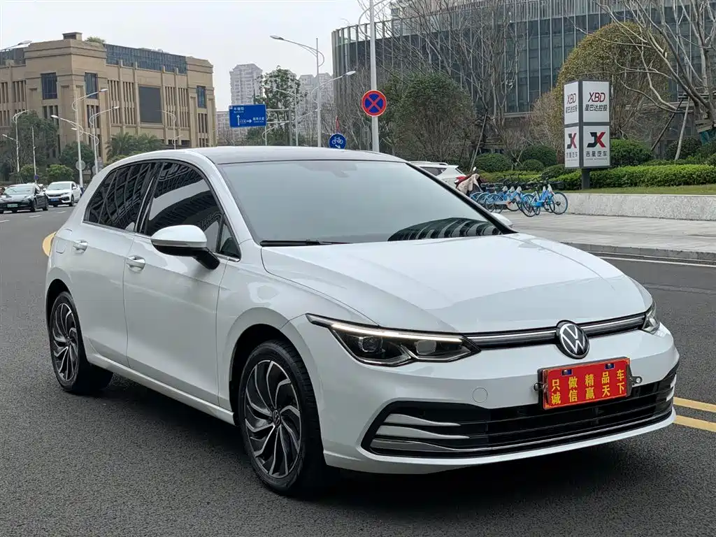 Volkswagen Golf 2023 280TSI DSG Pro фото 3