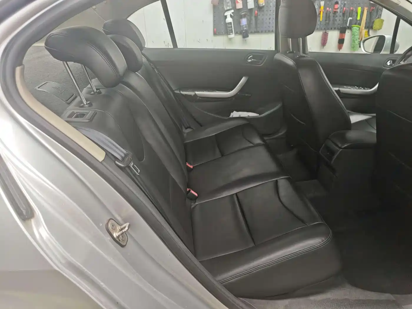 Peugeot 408 2013 2.0L Automatic Luxury Edition фото 5
